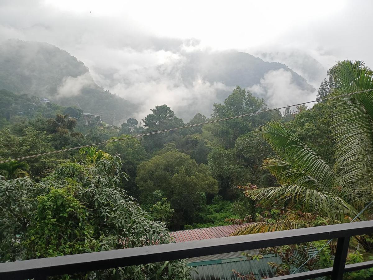 La Casa De Alexa Homestay Idukki Bagian luar foto
